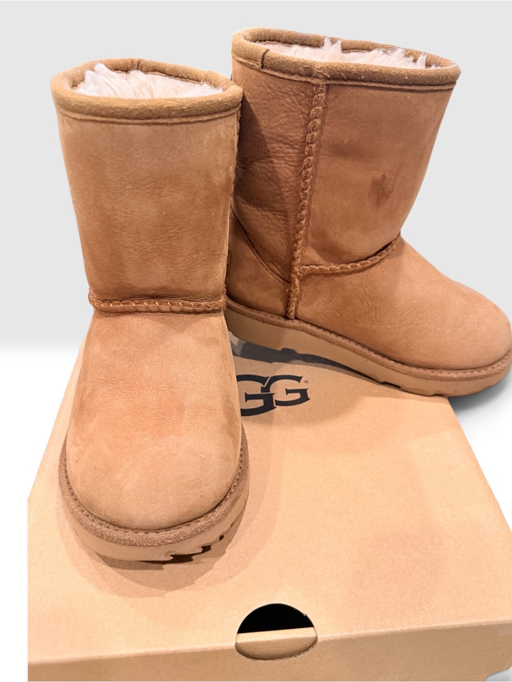 UGG T Classic short II WP